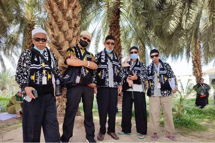 Foto-Alumni-Umroh-Kabiah-Tour-1.webp