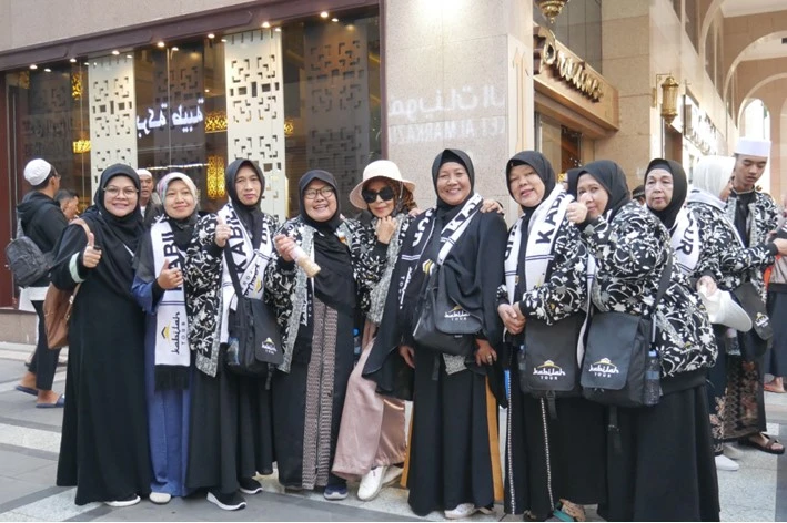Foto-Alumni-Umroh-Kabiah-Tour-4.webp